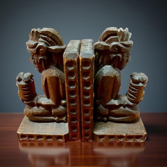 Carved Wood - Bookends Old African Tribal Style
Carved Wood Book Ends - Picture 1 of 12
